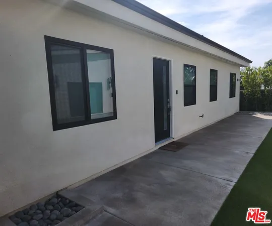 $2,800 | 422 Almond Avenue, Monrovia, CA 91016