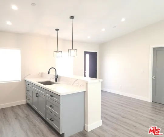 $2,800 | 422 Almond Avenue, Monrovia, CA 91016