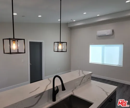 $2,800 | 422 Almond Avenue, Monrovia, CA 91016