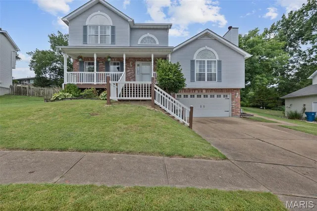 $373,900 | 2371 Riverbluff Drive, Arnold, MO 63010