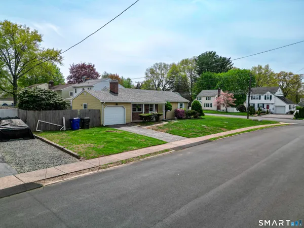 $330,000 | 41 Saxon Road, Wethersfield, CT 06109