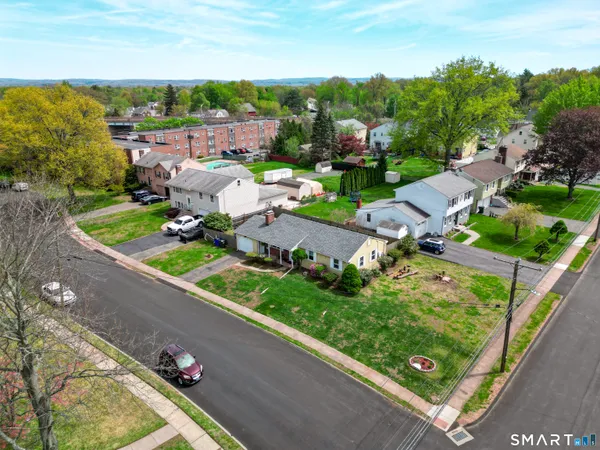 $330,000 | 41 Saxon Road, Wethersfield, CT 06109