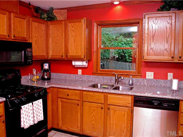 8705 Yucca Trail Raleigh, NC 27615 - Photo 3 of 19 Kitchen Close Up featuring a Gas Range!