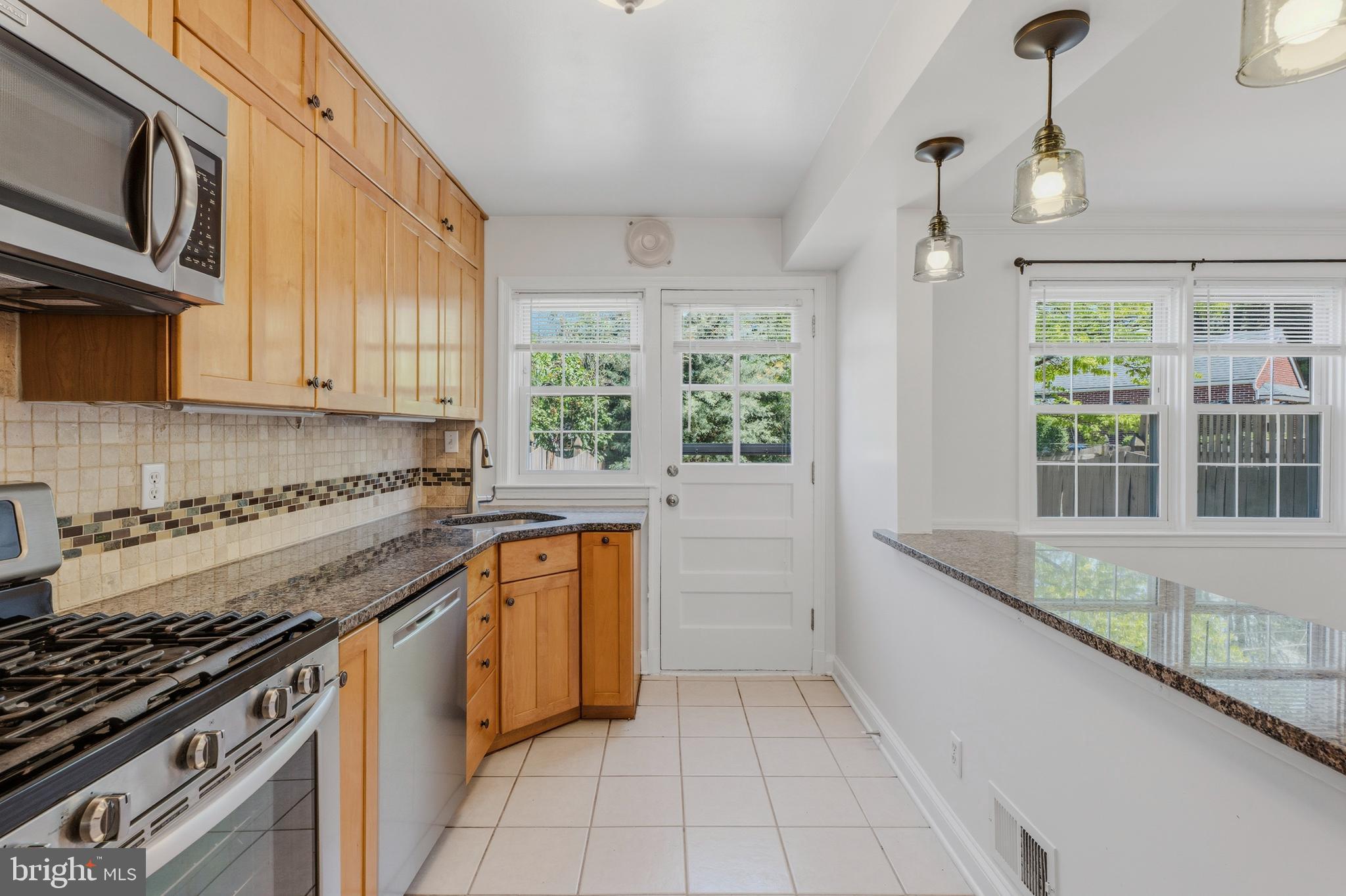 7037 Heathfield Road Baltimore, MD 21212 - Photo 17 of 44 Kitchen