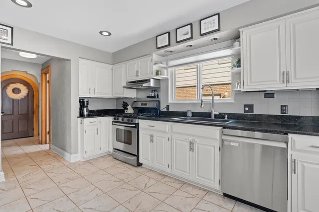 $499,900 | 2320 North 89th Street, Wauwatosa, WI 53226