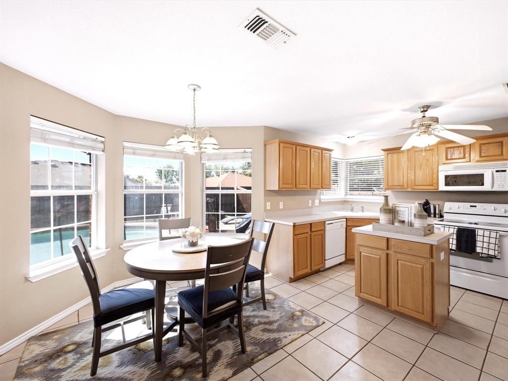 928 Calder Street Howe, TX 75459 - Photo 5 of 27 Gallery Image 5
