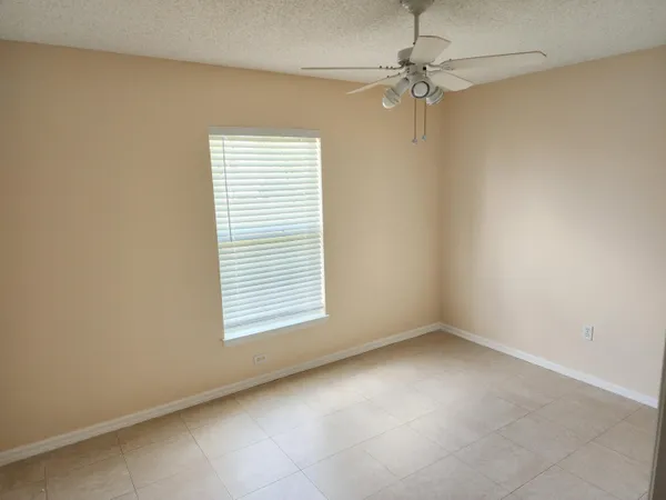 $2,400 | 326 Southwest Ray Avenue, Port St. Lucie, FL 34983