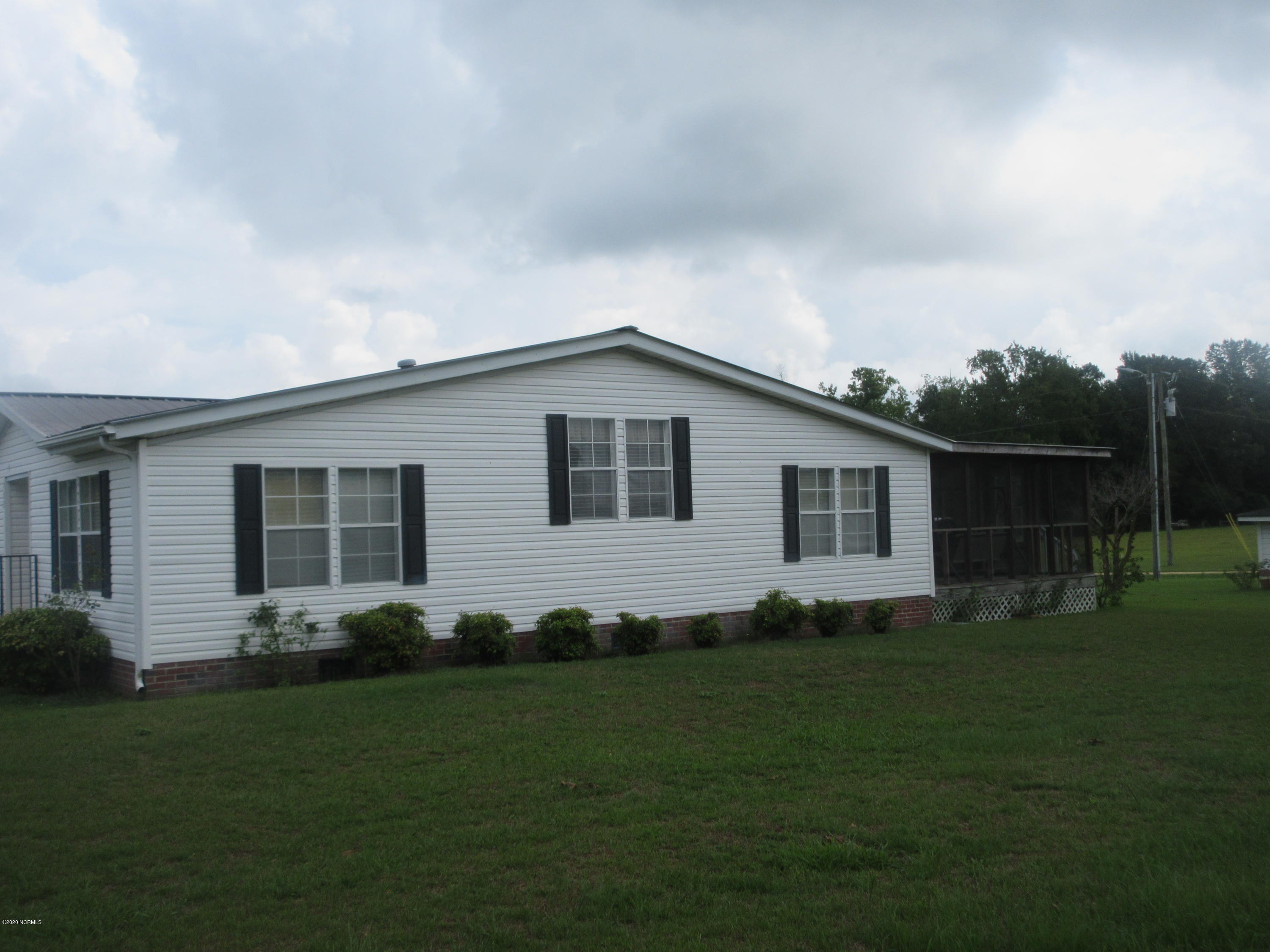 732 Alphin Road Kinston, NC 28504 - Photo 2 of 27 IMG_3329
