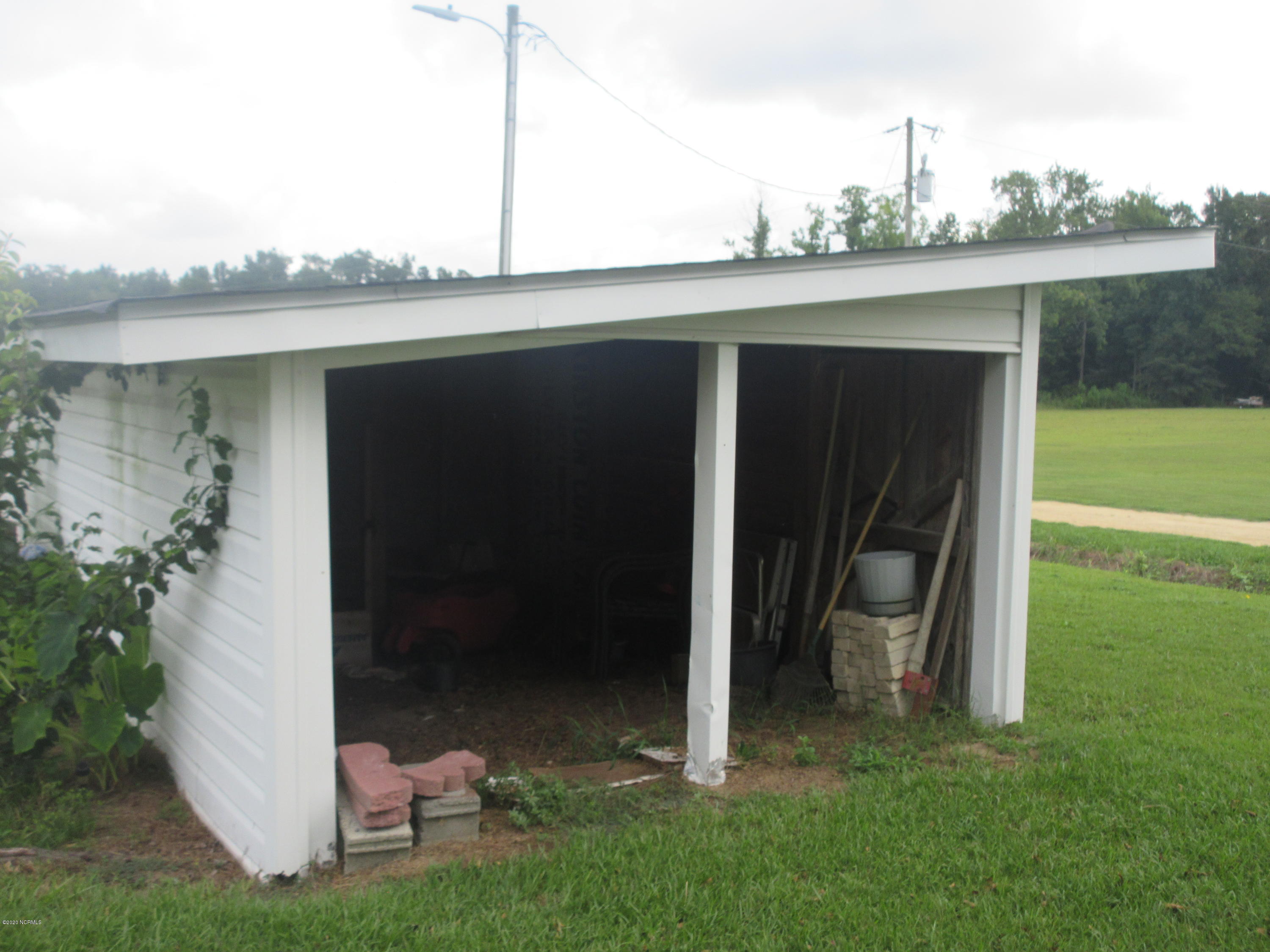 732 Alphin Road Kinston, NC 28504 - Photo 9 of 27 IMG_3330
