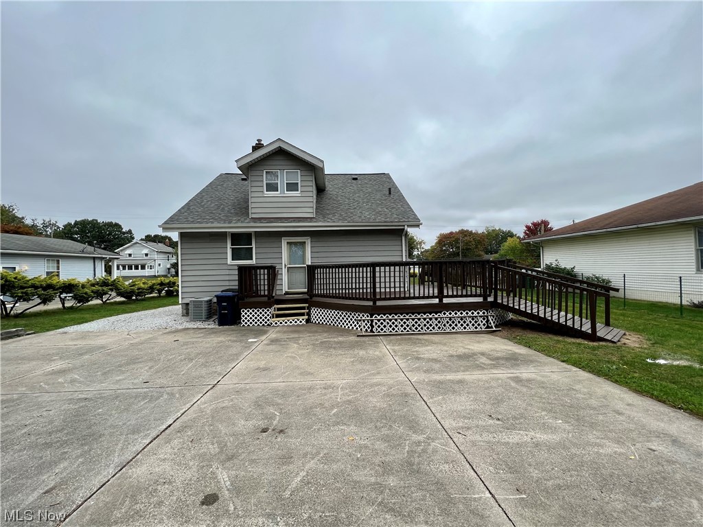 420 West Waterloo Road Akron, OH 44314 - Photo 2 of 20 back of house