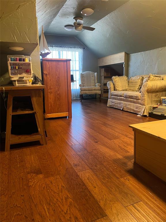 8505 County Road 500 Blue Ridge, TX 75424 - Photo 24 of 39 a living room with furniture and a flat screen tv