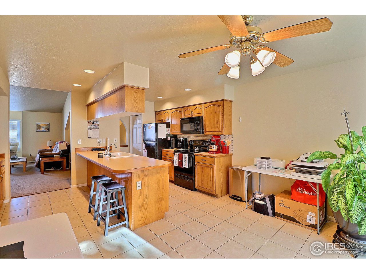 4924 10th Street Road Greeley, CO 80634 - Photo 10 of 24 Large Eat-In Kitchen