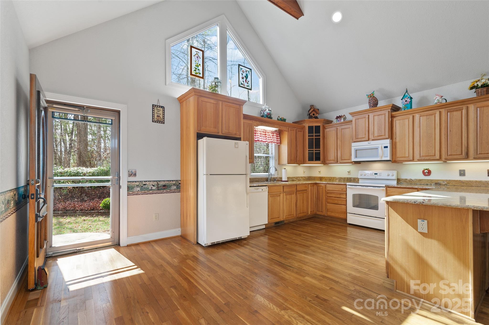 22 Critter Trail Clyde, NC 28721 - Photo 5 of 30