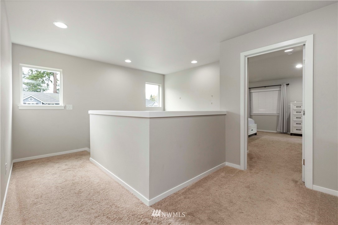 18521 115th Place Southeast Renton, WA 98055 - Photo 13 of 27 Gallery Image 13