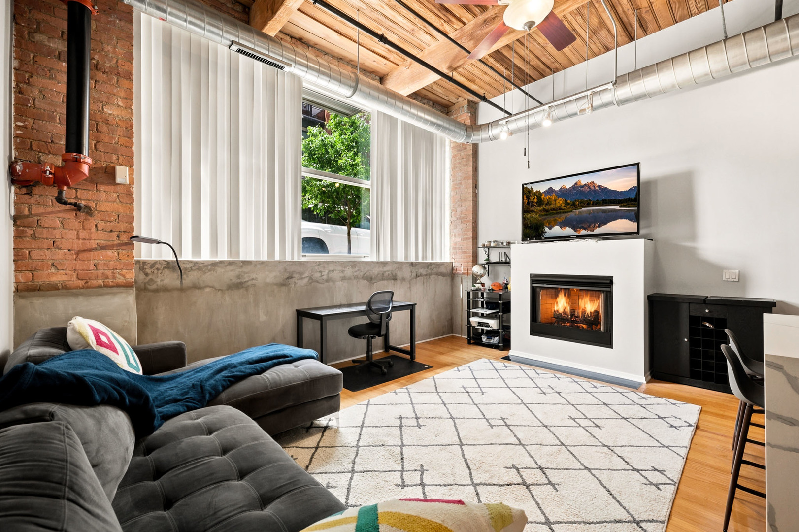 1500 West Monroe Street, Unit 126 Chicago, IL 60607 - Photo 2 of 15