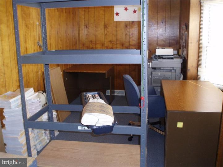 258 Johnson Street Carneys Point, NJ 08069 - Photo 4 of 9