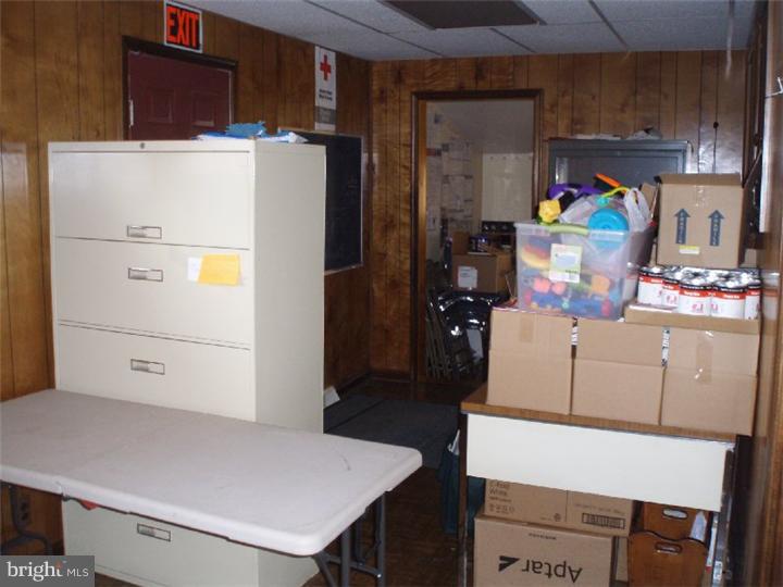 258 Johnson Street Carneys Point, NJ 08069 - Photo 8 of 9