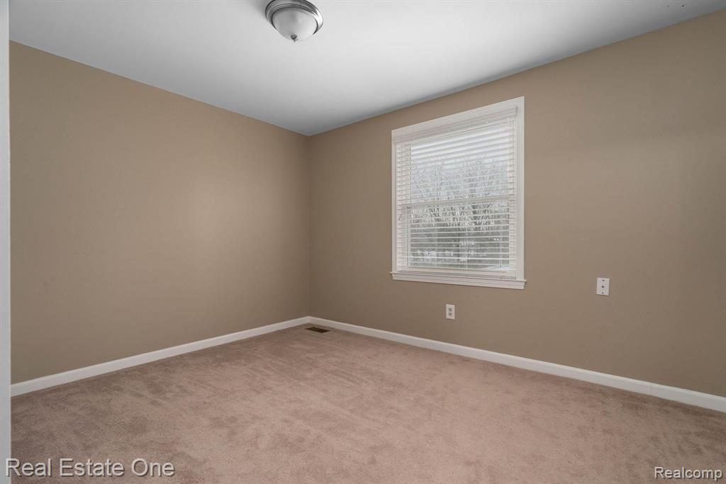 4254 Beach Road Troy, MI 48098 - Photo 33 of 54 Gallery Image 33