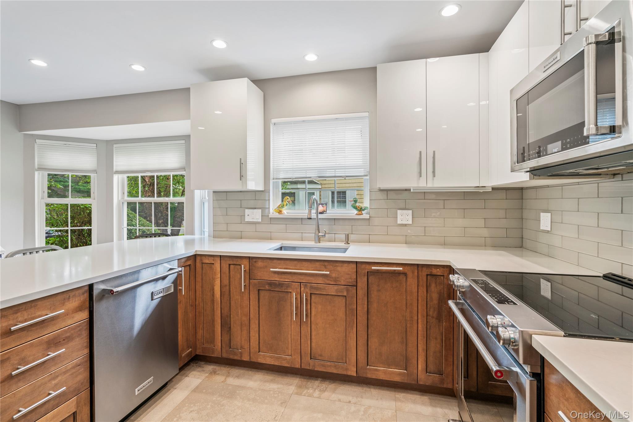 154 Hidden Ridge Drive Syosset, NY 11791 - Photo 11 of 34