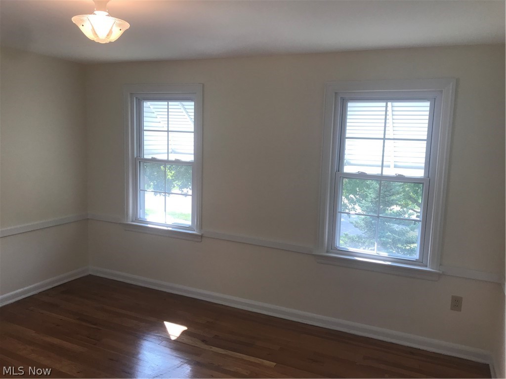 1595 Edgefield Road Lyndhurst, OH 44124 - Photo 12 of 25