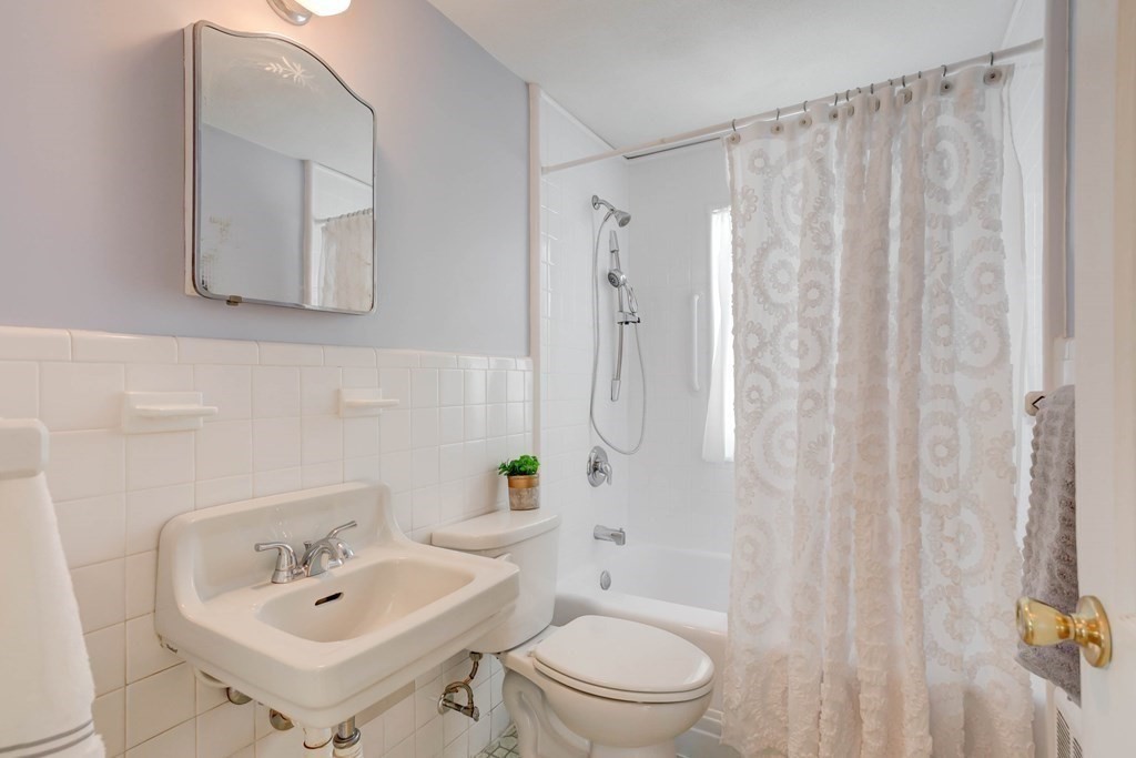 31 Heard Road Arlington, MA 02474 - Photo 14 of 35 Gallery Image 14
