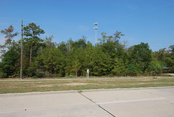 a view of a tennis court