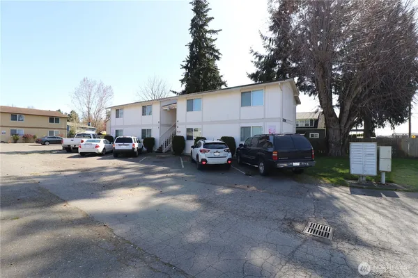 $900,000 | 2250 I Street Northeast, Auburn, WA 98002