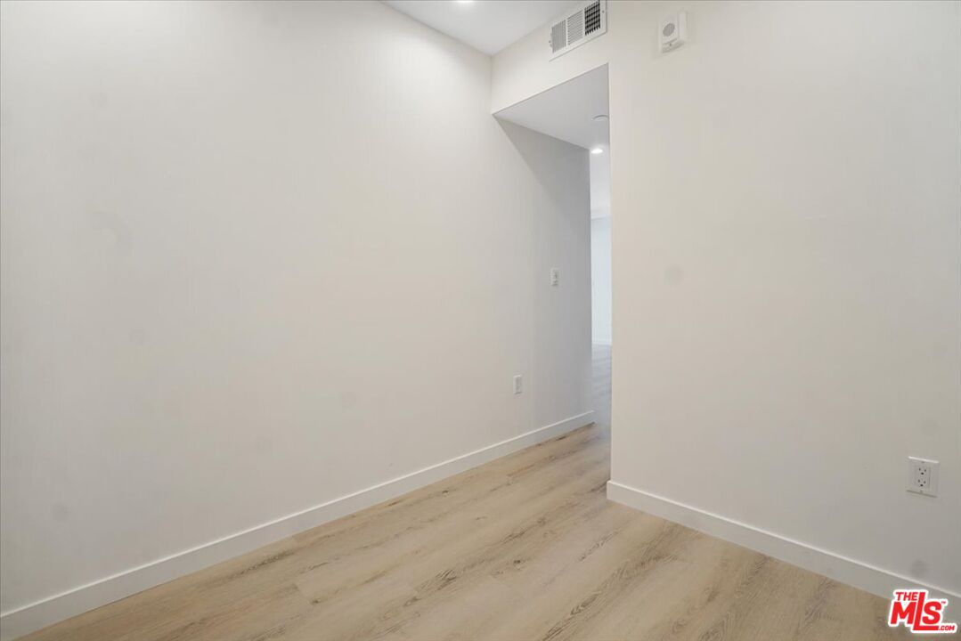 10918 Camarillo Street, Unit 103 North Hollywood, CA 91602 - Photo 16 of 38 a view of small space