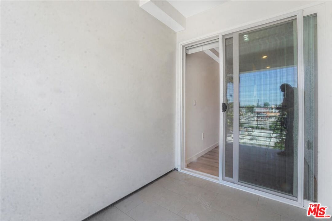 10918 Camarillo Street, Unit 103 North Hollywood, CA 91602 - Photo 27 of 38 a view of entryway with bathroom