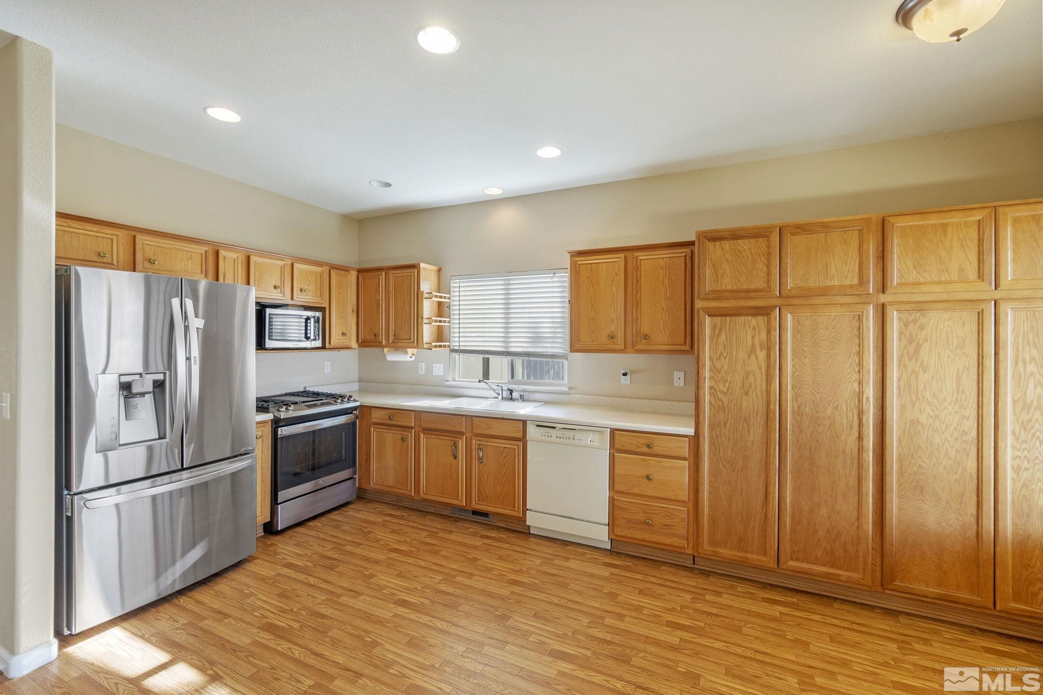 901 West Golden Valley Road Reno, NV 89506 - Photo 11 of 35 Photo 12