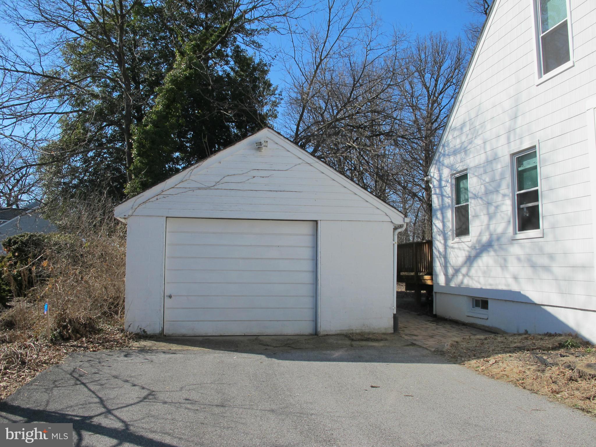 6110 Medora Road Linthicum Heights, MD 21090 - Photo 7 of 23 Exterior (Garage