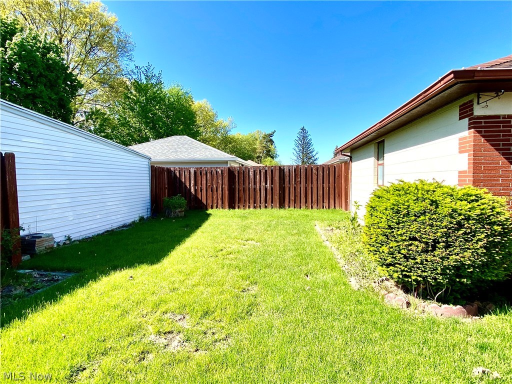 12103 Orme Road Garfield Heights, OH 44125 - Photo 4 of 26