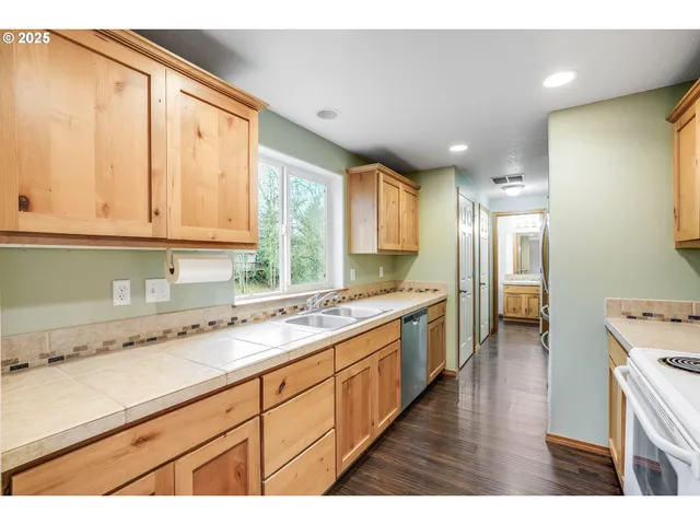 $465,000 | 461 Northeast Airpark Way, Newberg, OR 97132