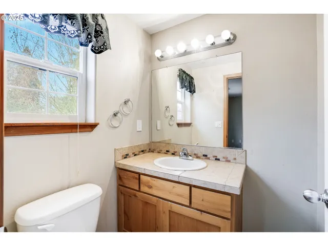 $465,000 | 461 Northeast Airpark Way, Newberg, OR 97132