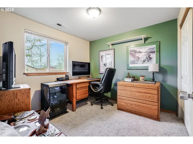 $465,000 | 461 Northeast Airpark Way, Newberg, OR 97132