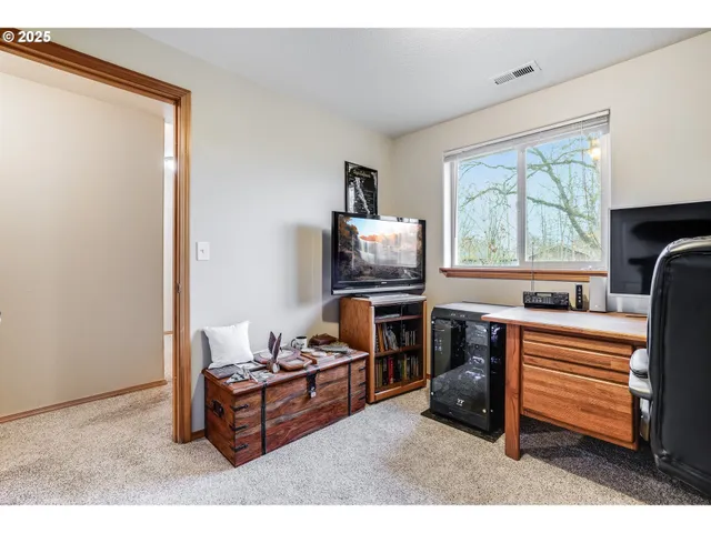 $465,000 | 461 Northeast Airpark Way, Newberg, OR 97132