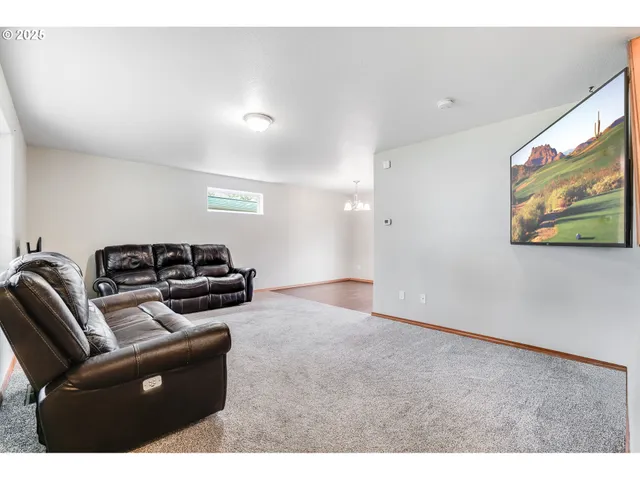 $465,000 | 461 Northeast Airpark Way, Newberg, OR 97132