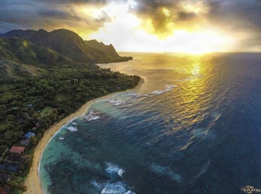 7356 Alealea Road Hanalei, HI 96714 - Photo 2 of 3 a view of an ocean and a mountain