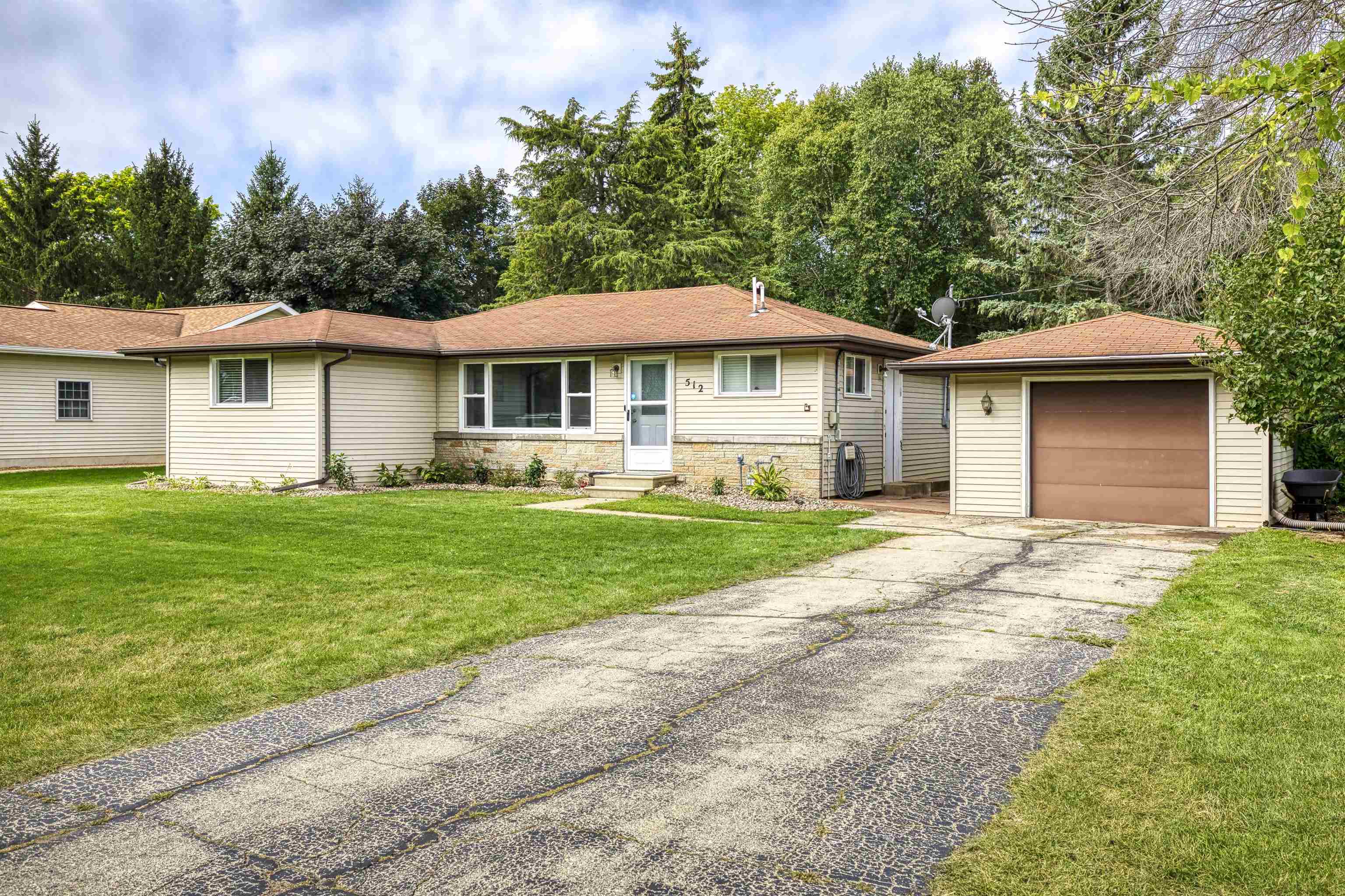 512 Chain Drive Appleton, WI 54915 - Photo 1 of 1 Gallery Image 1