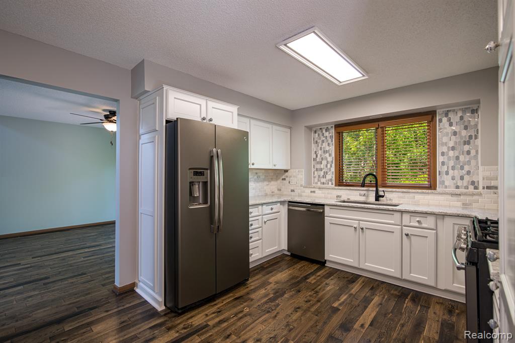 22140 River Ridge Trail Farmington Hills, MI 48335 - Photo 6 of 27