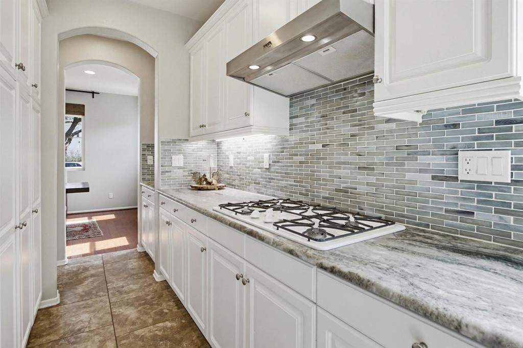 3954 Lake Shore Street Fallbrook, CA 92028 - Photo 11 of 44