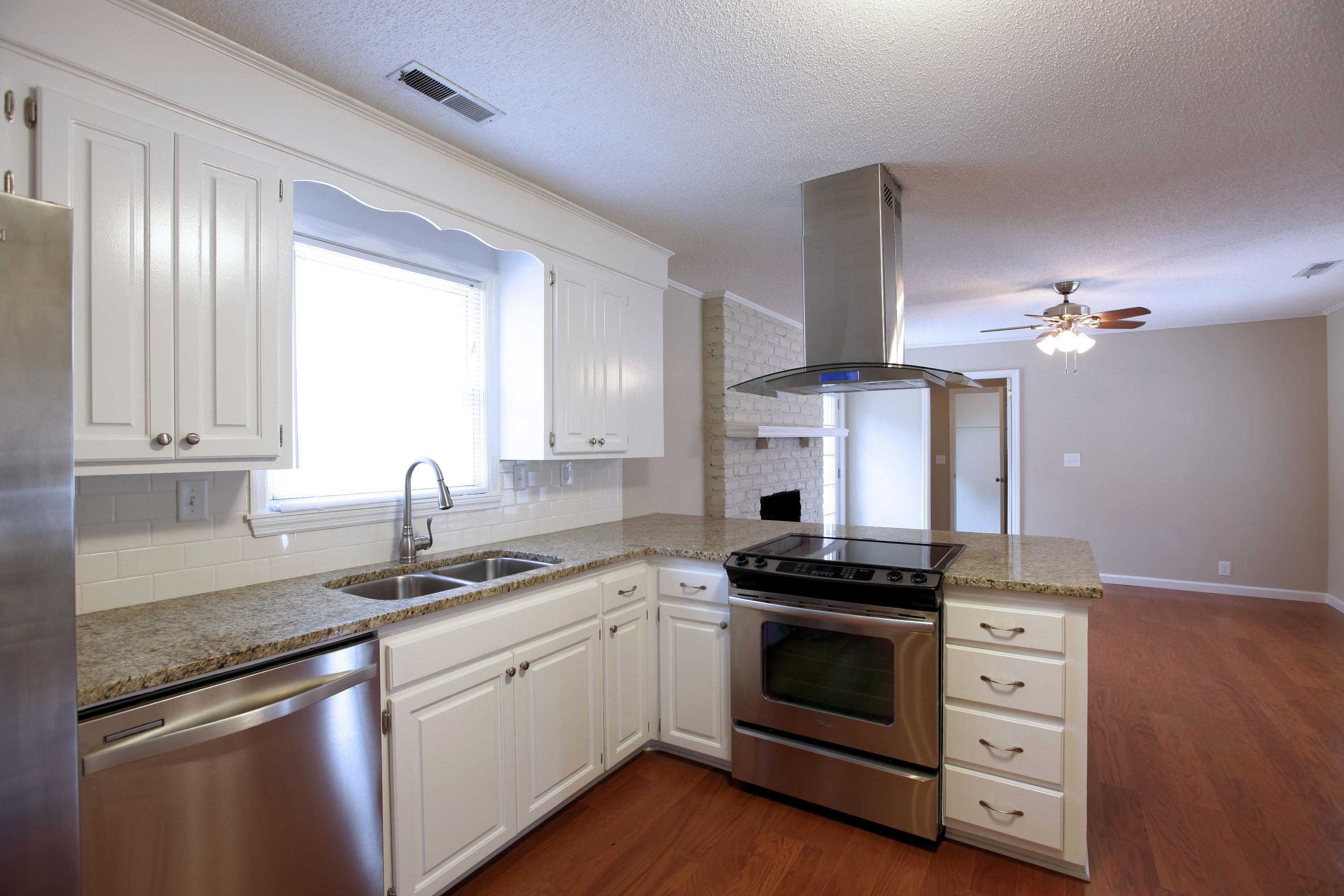 115 County Rd S-18-514 Ladson, SC 29456 - Photo 4 of 24 Kitchen
