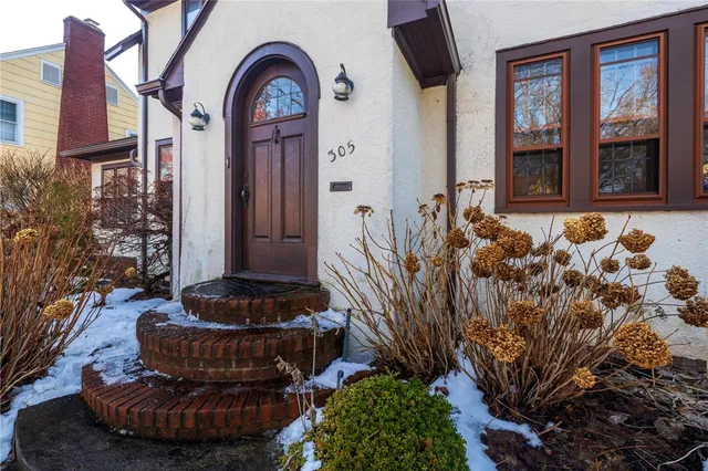 $2,700 | 305 Castlebar Road, Rochester, NY 14610