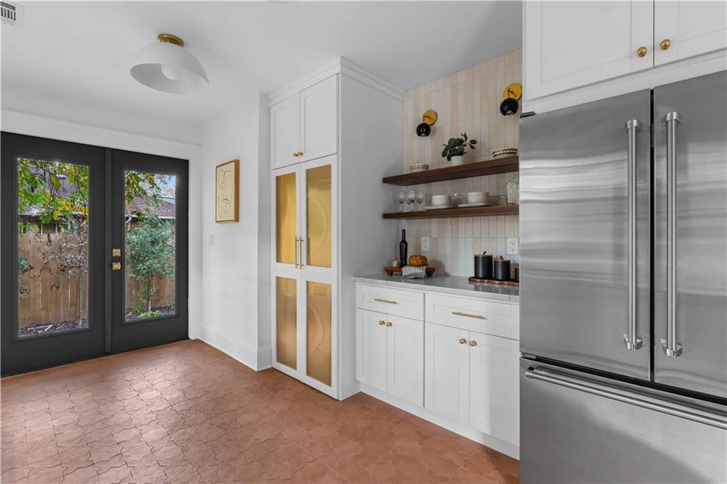 884 Edgewood Avenue Northeast Atlanta, GA 30307 - Photo 12 of 29