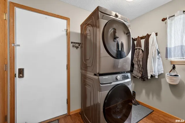 $289,000 | 313 Sullivan Drive, Colona, IL 61241