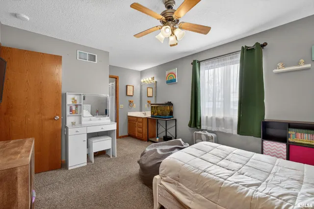 $289,000 | 313 Sullivan Drive, Colona, IL 61241