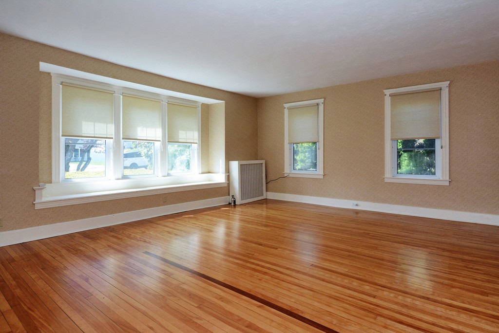 8 St Marks Road Worcester, MA 01606 - Photo 12 of 41 Gallery Image 12