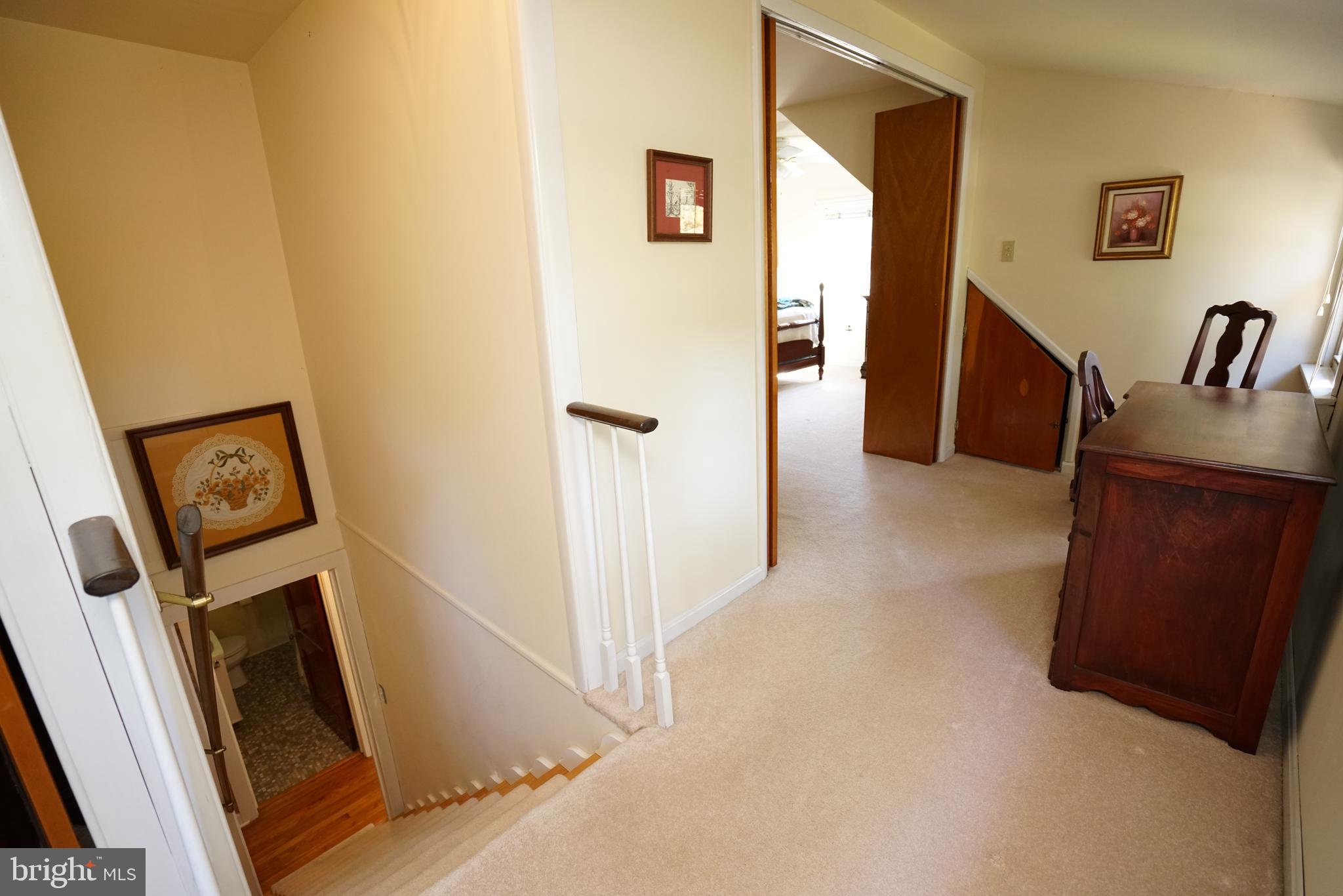 877 Almshouse Road Jamison, PA 18929 - Photo 26 of 43 Sitting/dressing room
