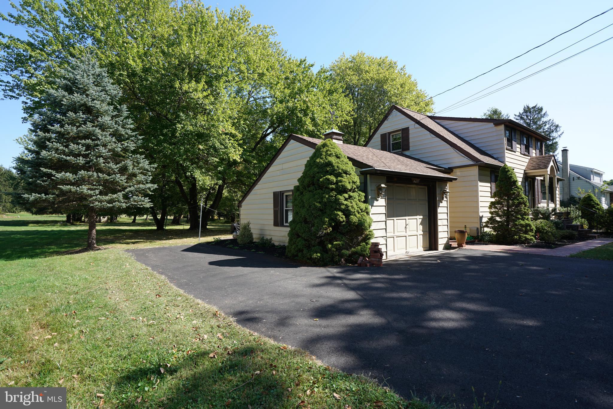 877 Almshouse Road Jamison, PA 18929 - Photo 41 of 43 Extra parking and turn around