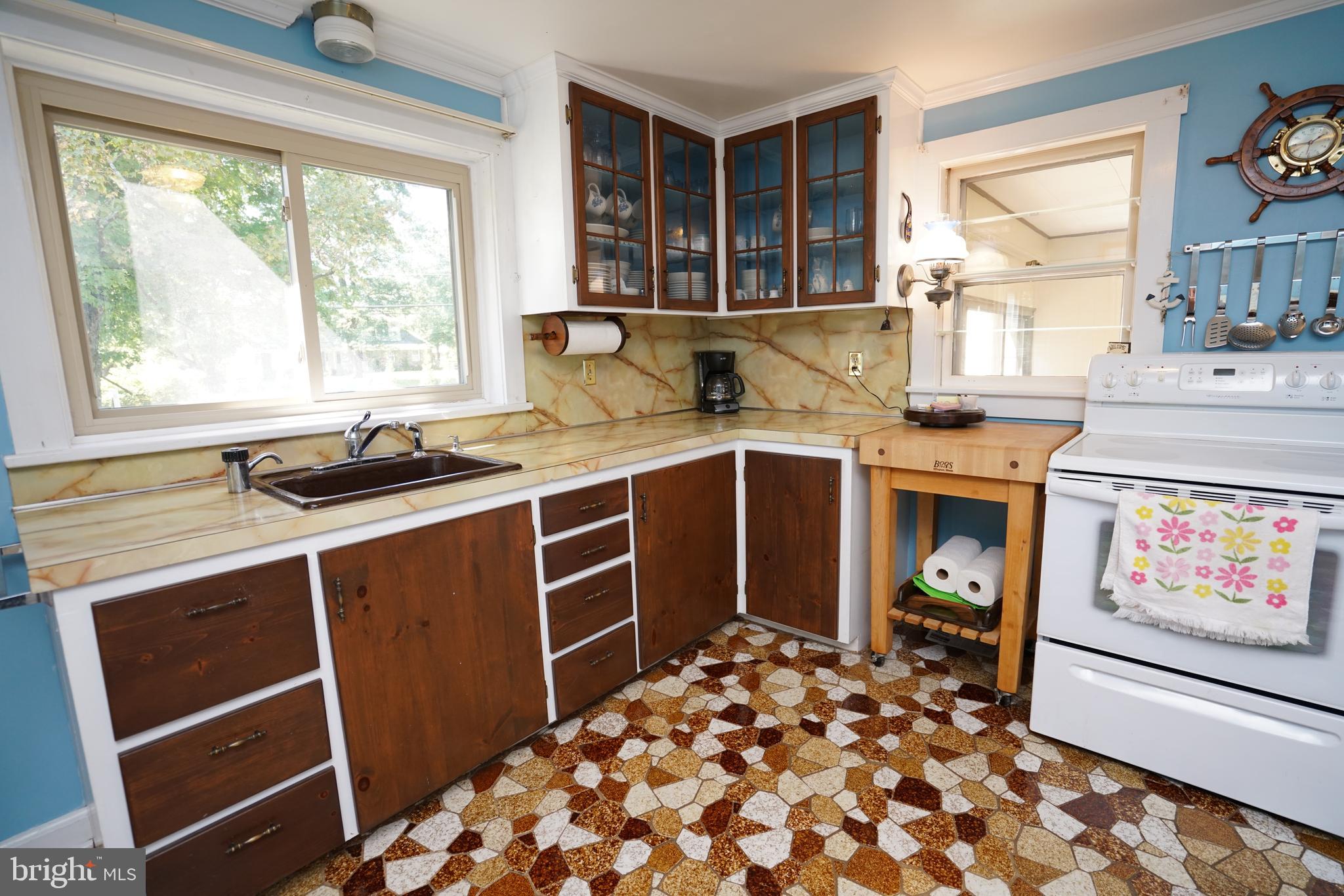 877 Almshouse Road Jamison, PA 18929 - Photo 9 of 43 Hardwood cabinetry